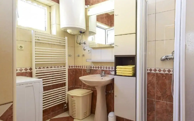 Snježa - Green House - B2 Snjezana