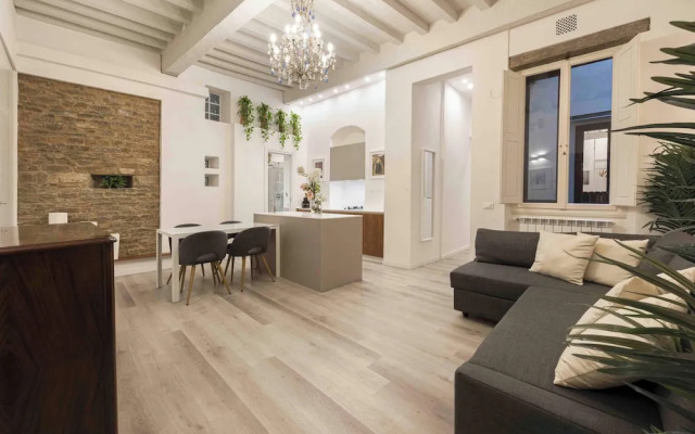 Deluxe Pitti Suites by MMega