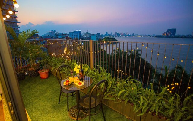 Lake View Hotel