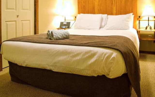 Snow Creek Lodge by Fernie Lodging Co