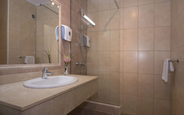 Hovima Jardín Caleta Hotel