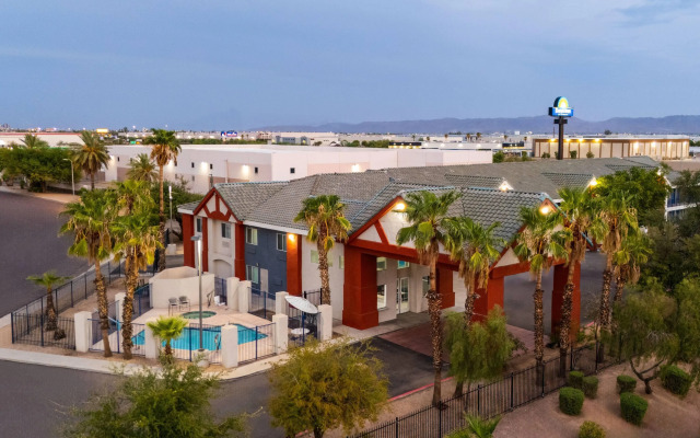 Days Inn by Wyndham Phoenix West