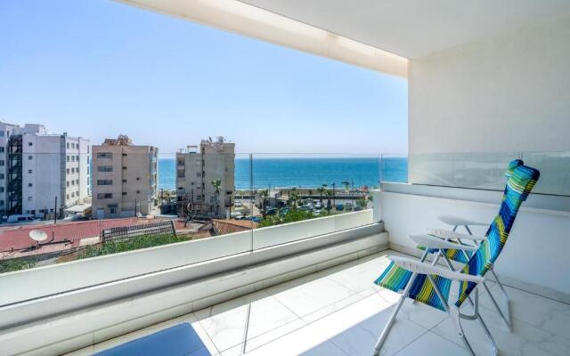 Oyster 1-BR Apt in Larnaca