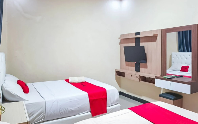 Reddoorz Guciwan Hotel Near Objek Wisata Guci – Guest Rooms – Guci