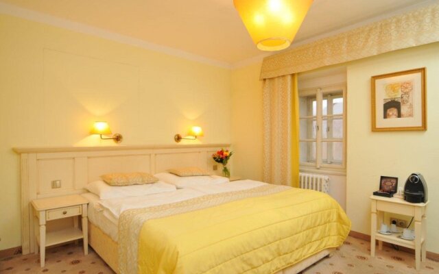Metamorphis Hotel