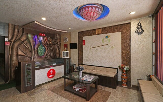 OYO 7885 Hotel Myraa