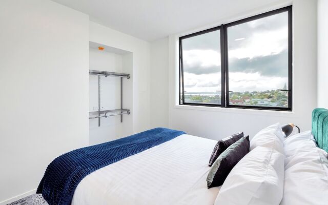 Roomie Apartment Hotel