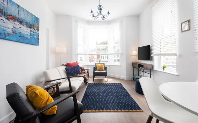 Host Stay Sanderling Chase