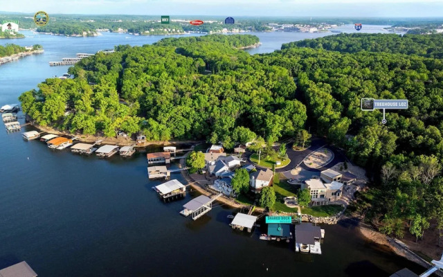 Treehouse LOZ Seclusion for 6!