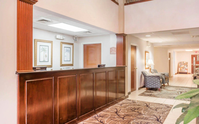 Comfort Inn & Suites Patriots Point