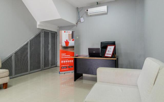 RedDoorz near Plaza Atrium Senen