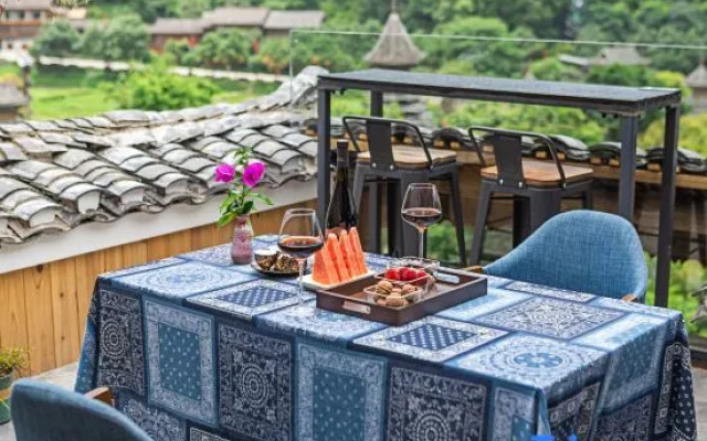 Lubian Jiushan Banshui Boutique Hostel
