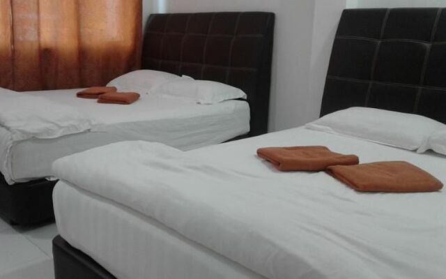 Oyo 988 Malawati Ria Hotel