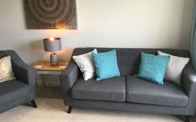 Pretty Properties - 30 Chaldron Court