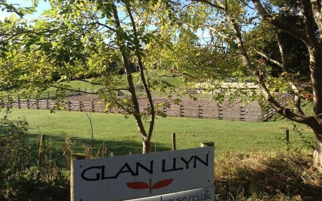 Glan Llyn Guest House