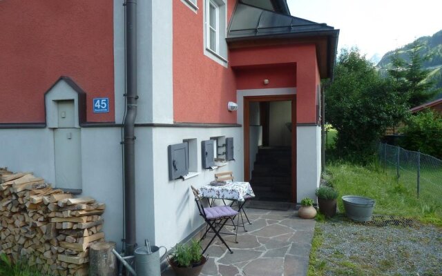 Villa Schnuck - das rote Ferienhaus