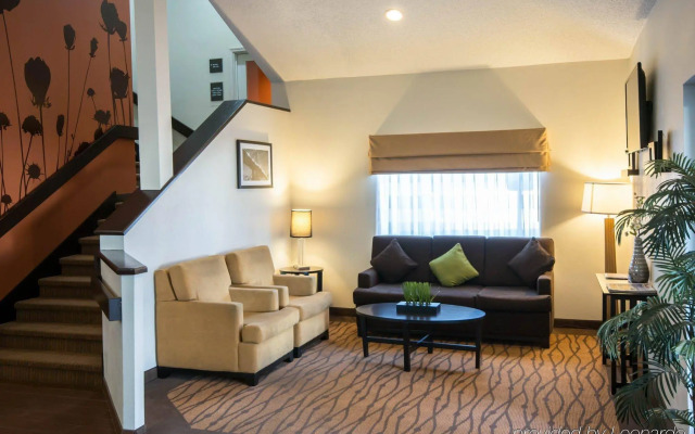 Clarion Inn & Suites DFW North
