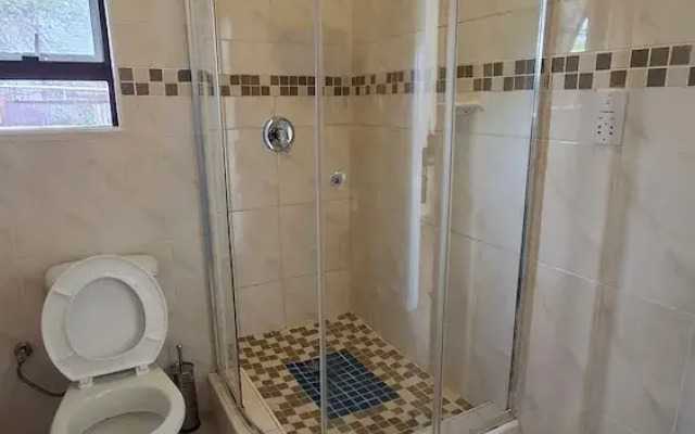 Shalakwe Hills-Inn Guesthouse