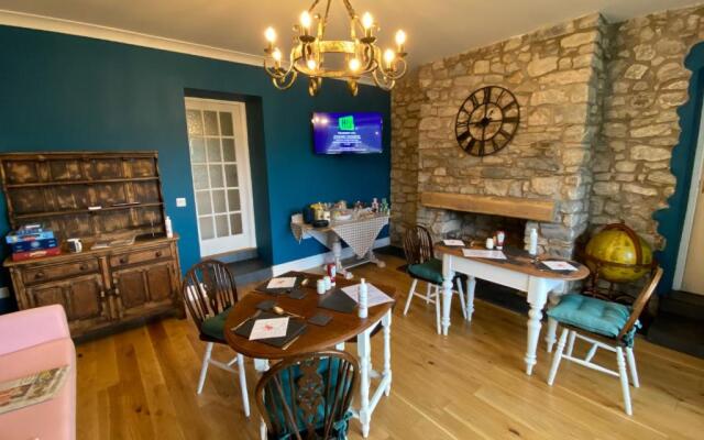 East Llanteg Guest House