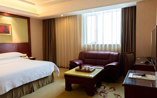 Vienna Hotel (Foshan West Railway Station Airport Branch)