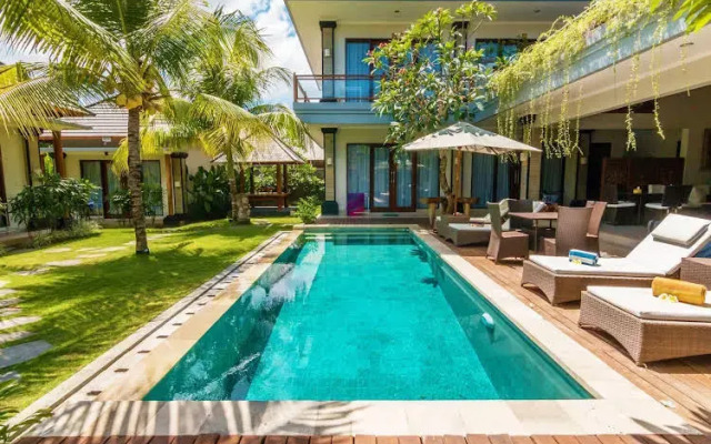 Villa Batu Bolong