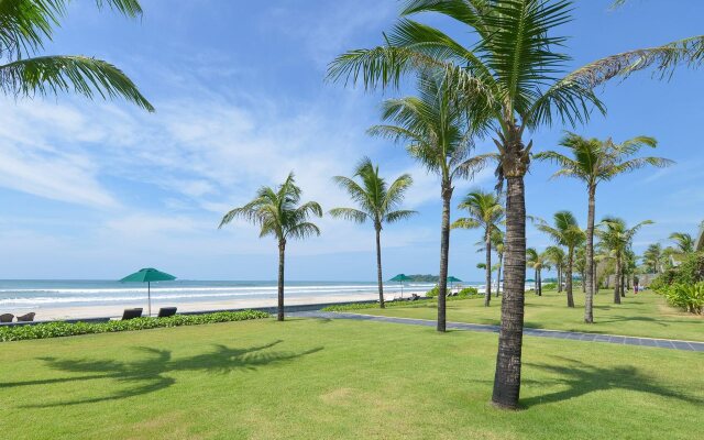 Ngwe Saung Yacht Club & Resort