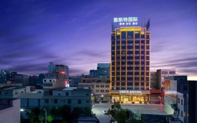Yeste International Hotel (Ceramics Center)