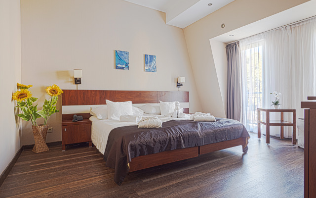 Holiday Beach Budapest Wellness & Conference Hotel