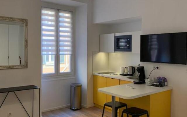 STUDIO rue pietonne Ajaccio