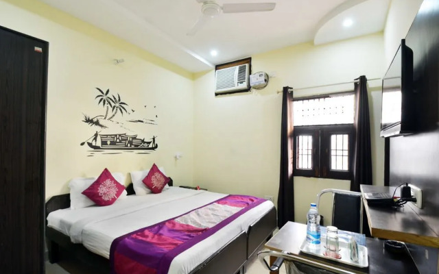 OYO 3004 Hotel Star City