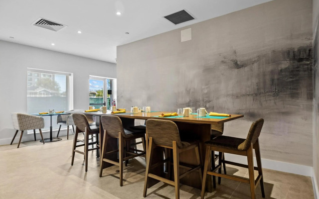 Doubletree By Hilton New York Jfk Airport Hotel