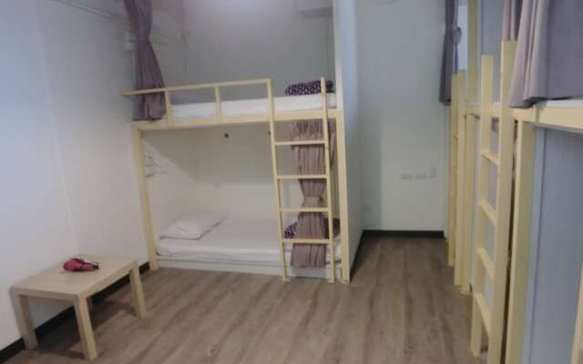 Easy Inn Hostel