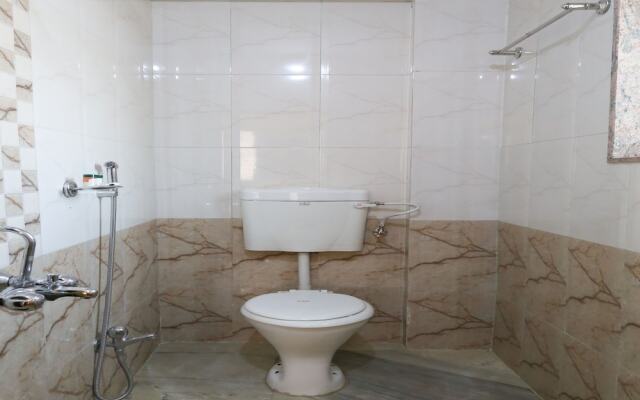 OYO 16670 Aradya Executive