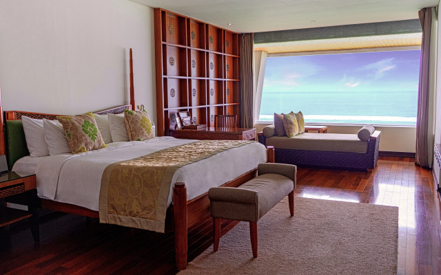 Samabe Bali Suites & Villas