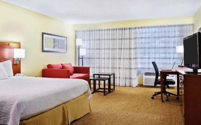 Courtyard Houston Brookhollow