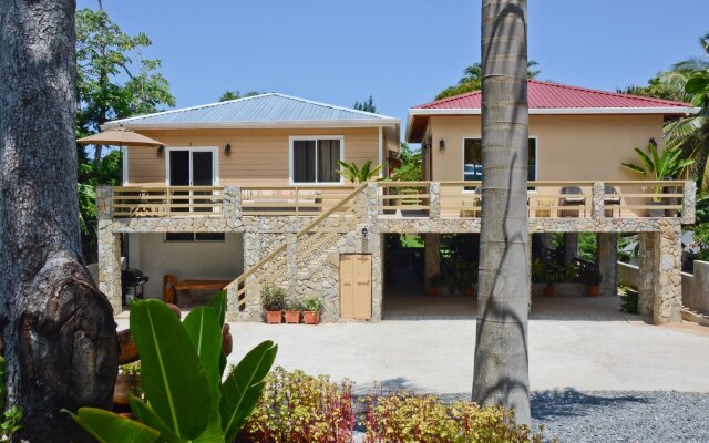 Rock Point Villas Vacations Rentals Sandy Bay, Roatan, Honduras.c.a