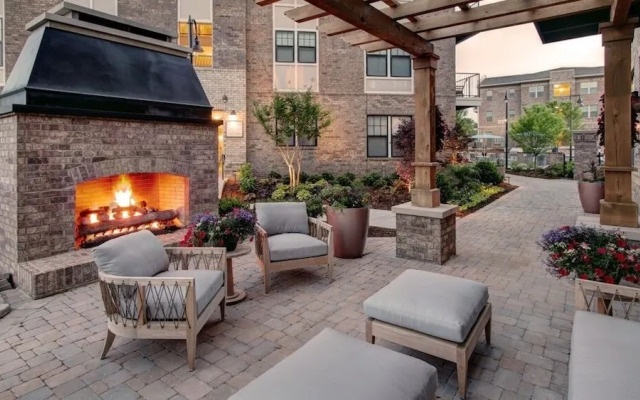 Landing Cool Springs Apartments