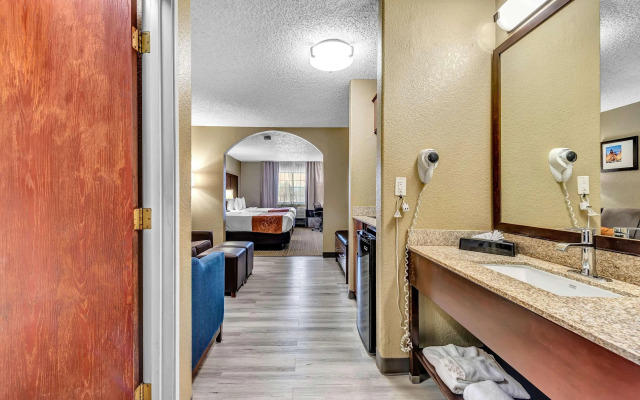 Comfort Suites Lakewood - Denver