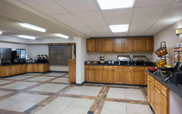 Days Inn & Suites by Wyndham Bozeman