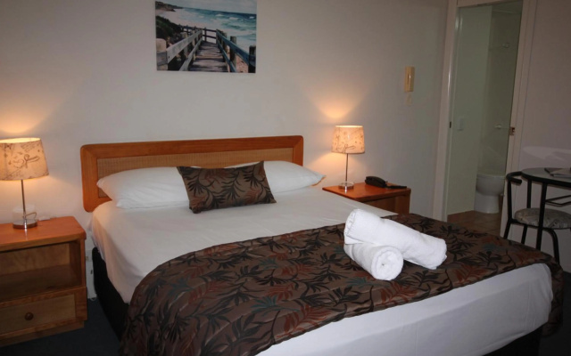 Aruba Beach Resort – Guest Rooms – Gold Coast
