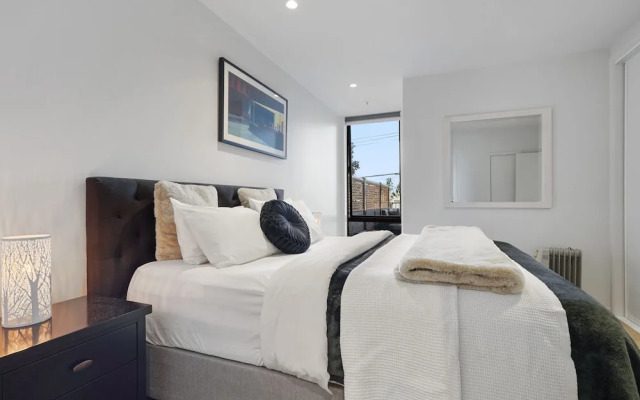 Groovy Apt Close to Onehunga Mall Centre