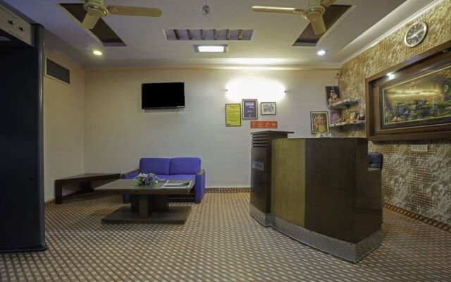OYO 22533 Hotel Sunrise Blue