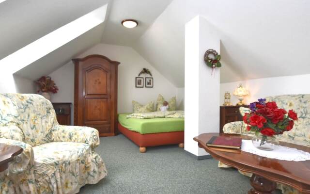 Sophisticated Holiday Home With Garden