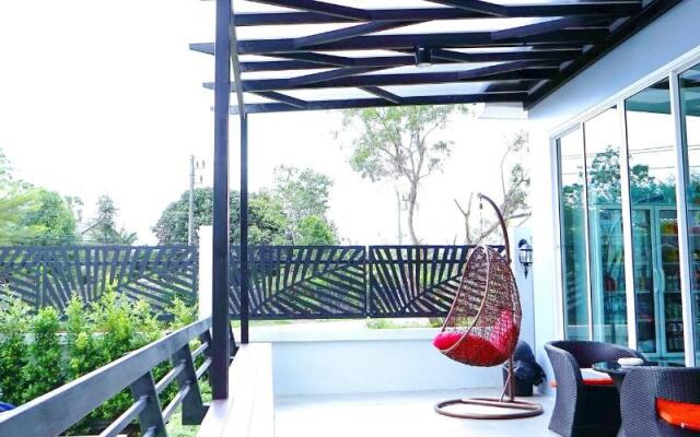 APA-TREE Boutique Hotel