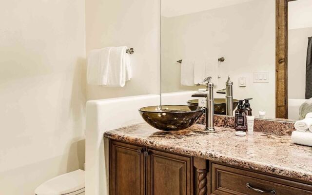 Timberfalls 1005 3 Bedroom Condo by RedAwning