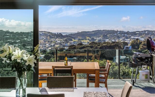Taonga with panoramic sea views