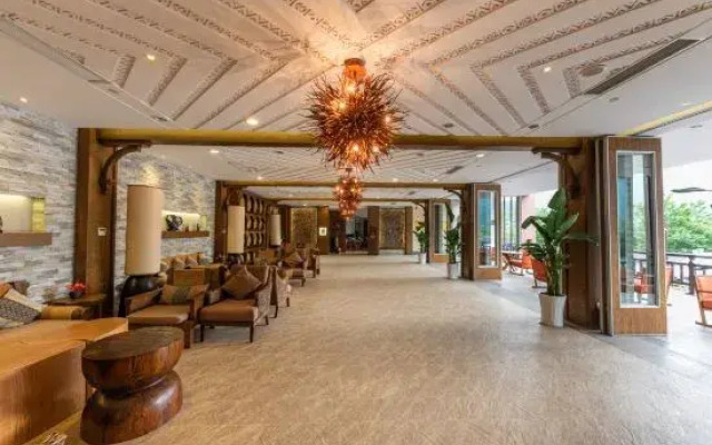 Nverzhai Holiday Hotel