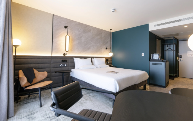 Novotel Liverpool Paddington Village - Image 4