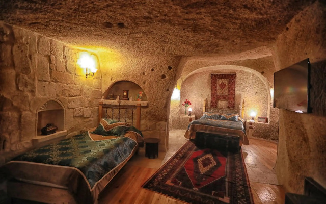 Traveller's Cave Hotel