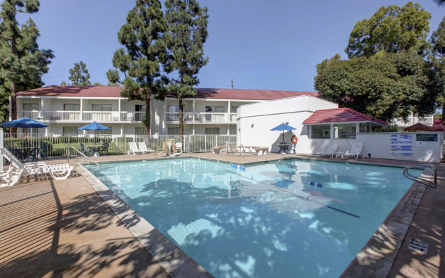 Motel 6 Irvine - Orange County Airport